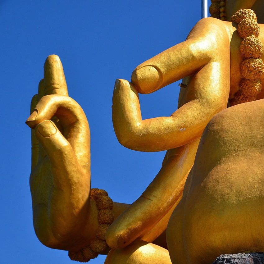 Statue mains Bouddha